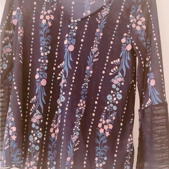 Style &Co P/S Navy Blue Floral Print Top - Picture 3 of 3